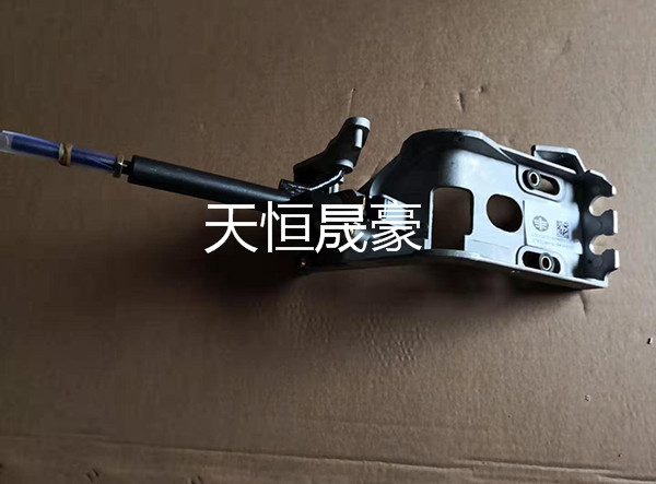 1703100-6K9前变速操纵器总成