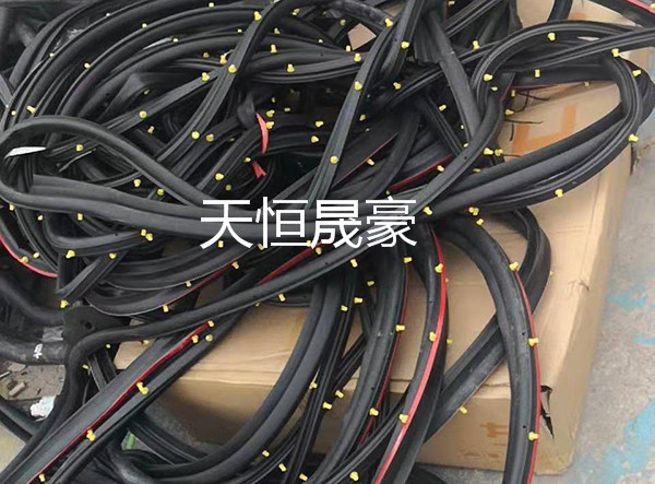 6107015-A95-C00-A1L1左前门密封条  6107020-A95-C00-A1L1左