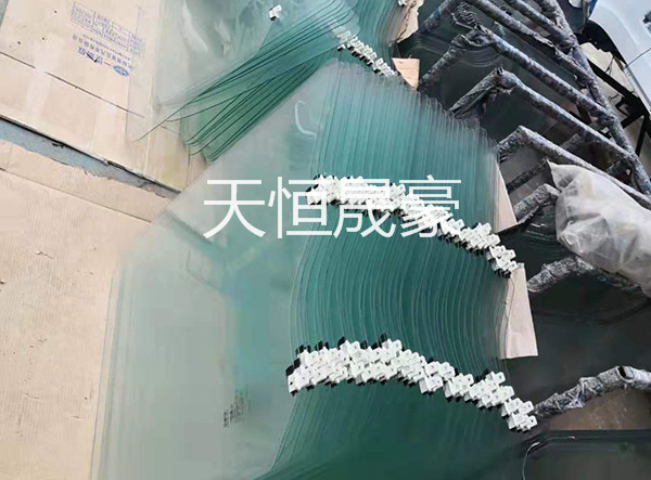 6103020-A95  右车门玻璃  6103015-A95 左车门玻璃