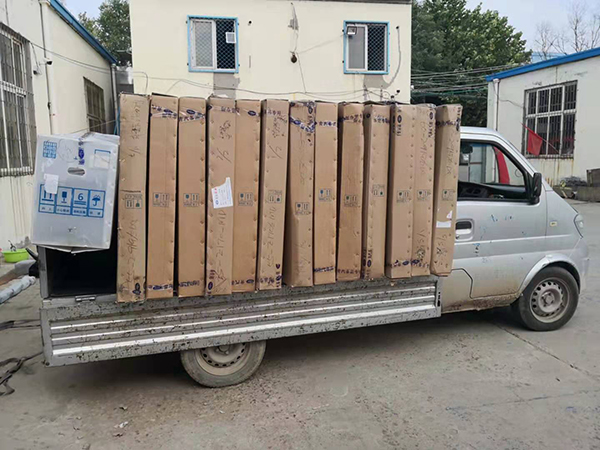 青岛虎威配件装车