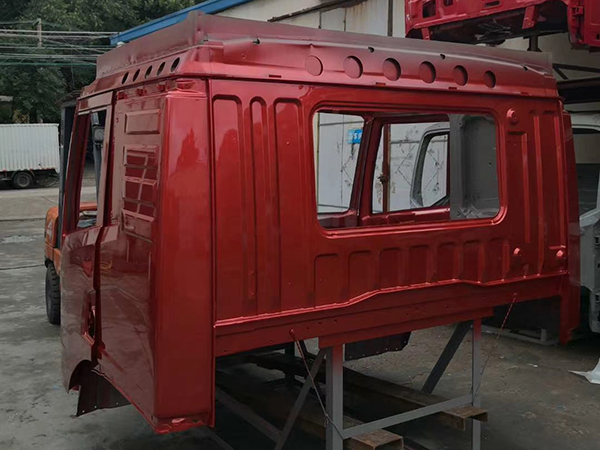 客户私人订制E48精品驾驶室壳